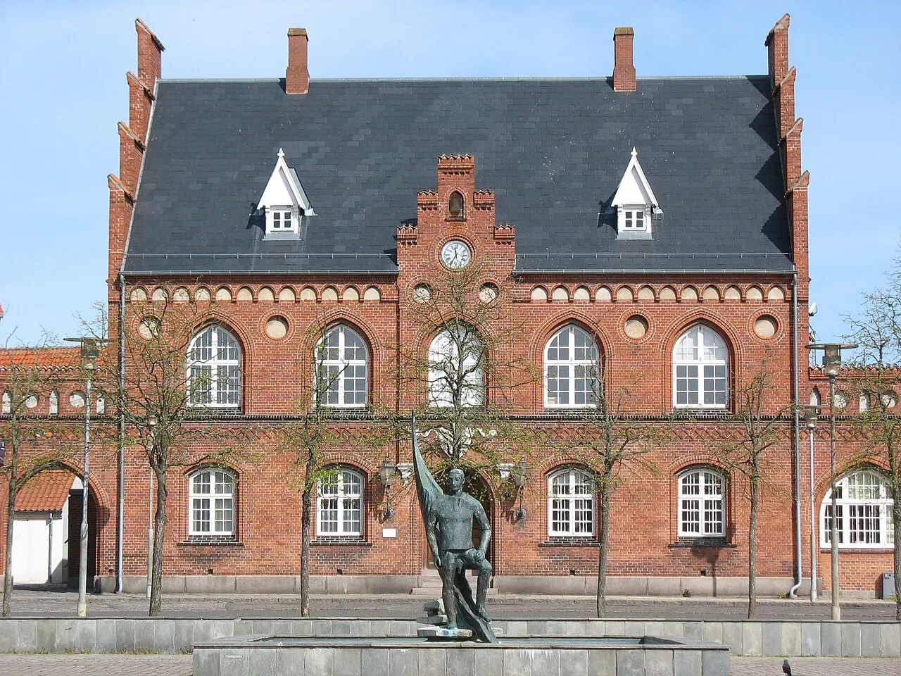 Frederikssund arrest, ved siden af rådhuset - på Torvet