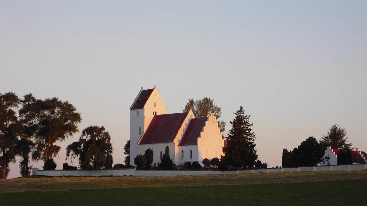 Kalvehave Kirke set fra syd-øst