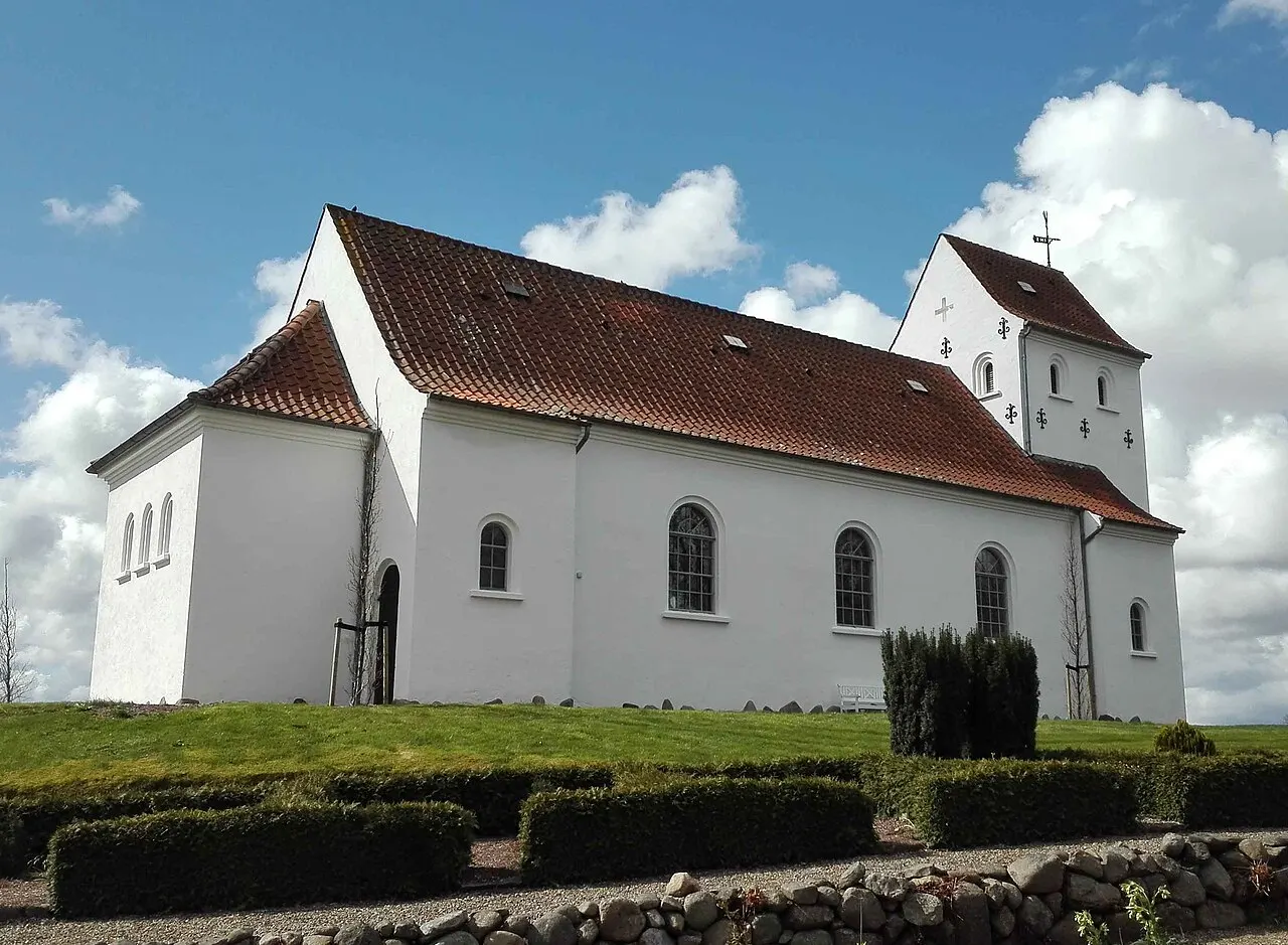 Genner Kirke fra nordøst