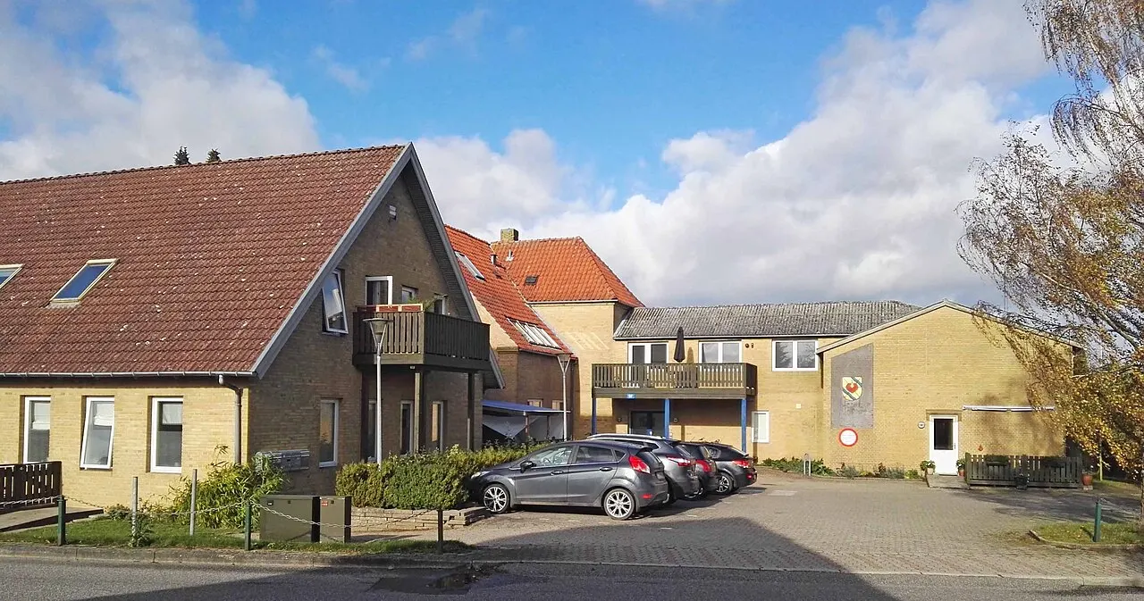 Den tidligere Suså Kommunes rådhus på Realskolevej 5 i Glumsø. Ombygget til 16 lejeboliger under navnet Rådhusbo.