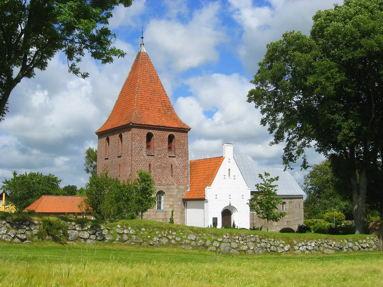 Hallund_Kirke, Brønderslev Kommune
