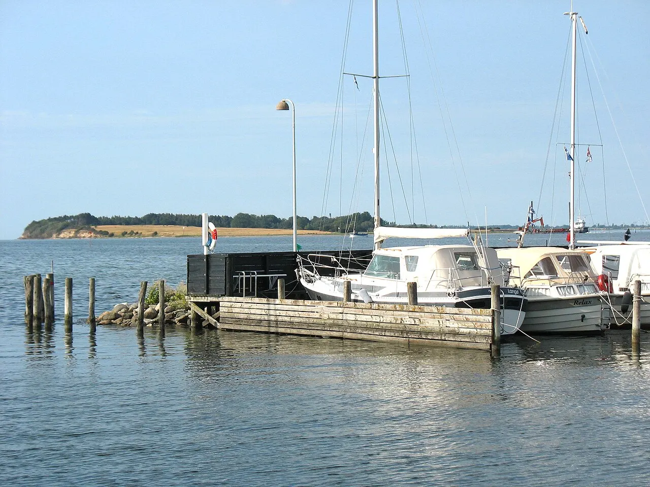 Langø Lystbådehavn på Lolland.