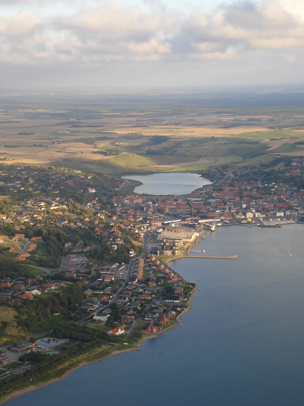 Lemvigs vestside med Lemvig Fjord og Lemvig Sø i baggrunden, Eget værk, 03-08-2007
