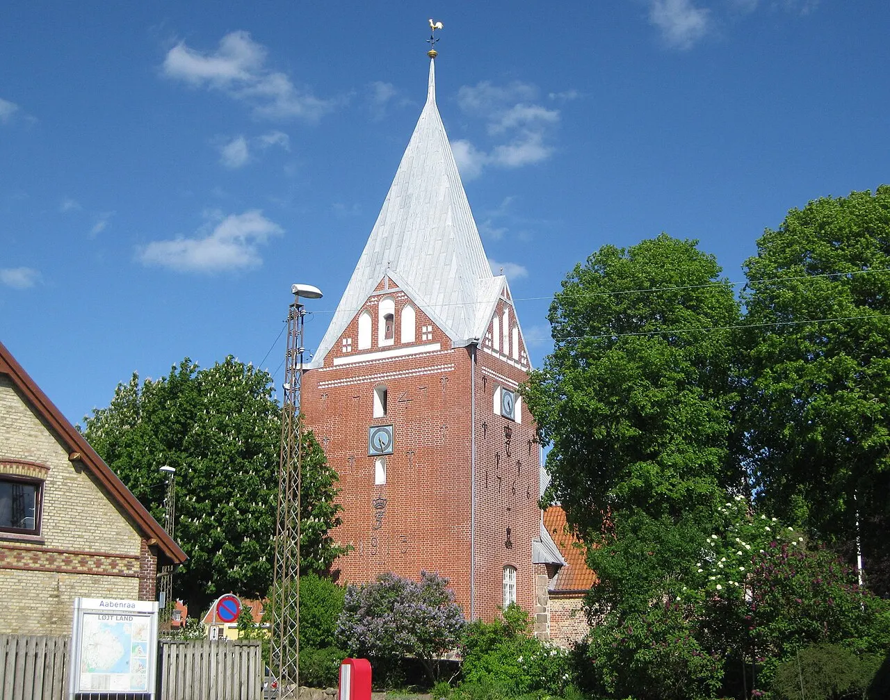 Løjt Kirke i Løjt Kirkeby, Sønderjylland.