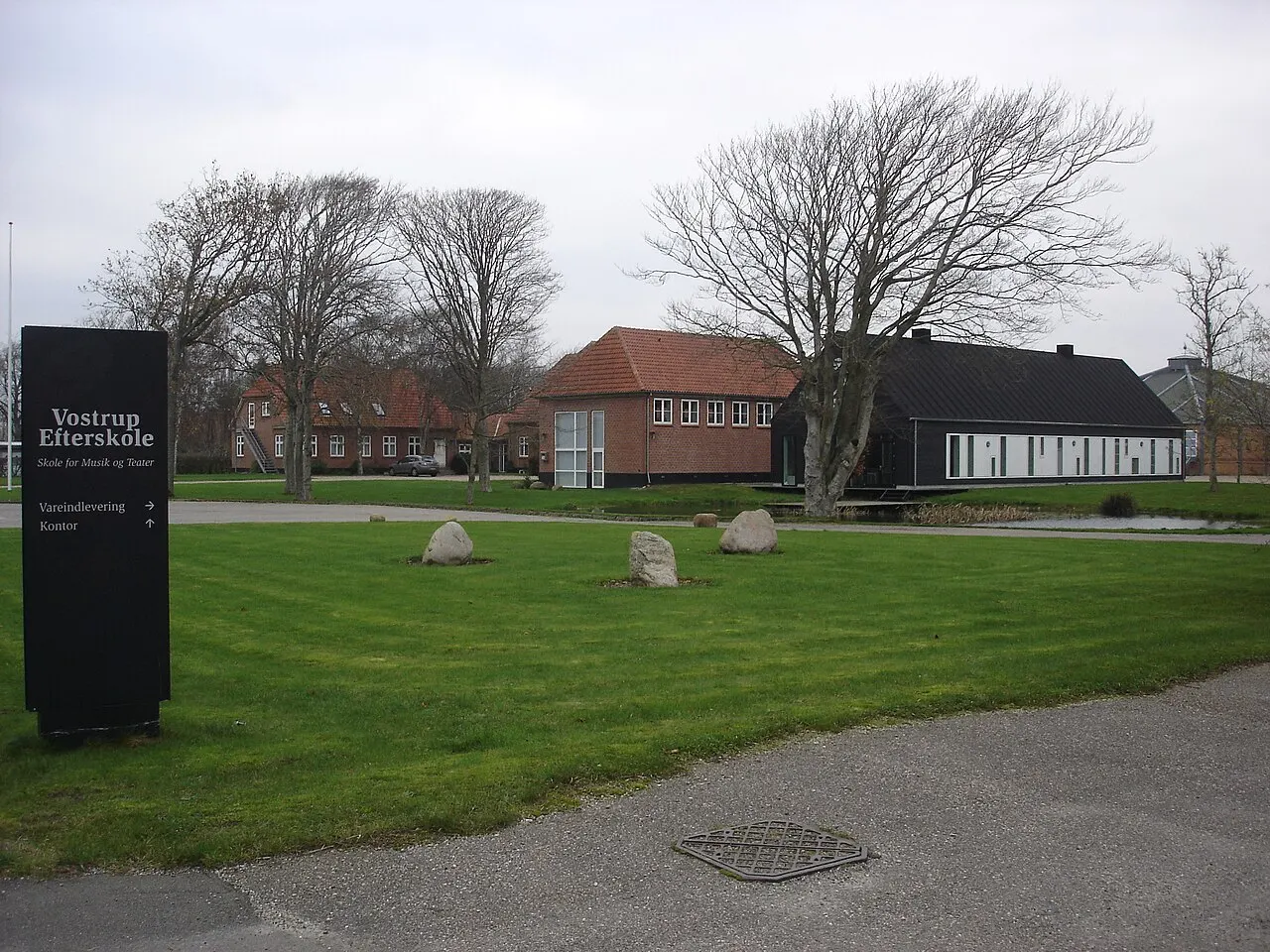 Vostrup Efterskole set fra sydvest