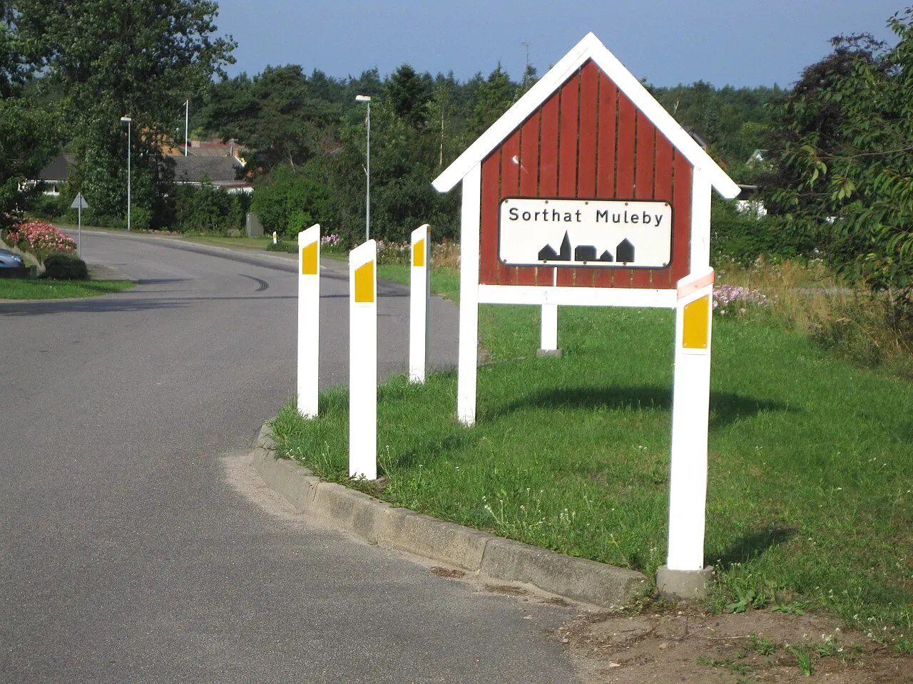 Byskiltet til Sorthat-Muleby på Bornholm.