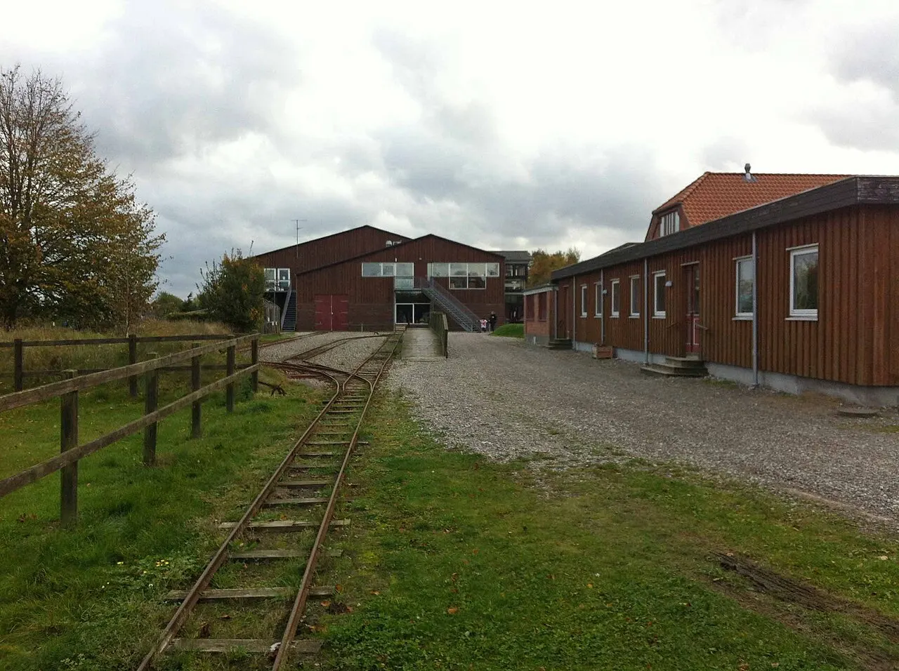 Stenvad Mosebrugscenters smalsporede tipvognsbanegård