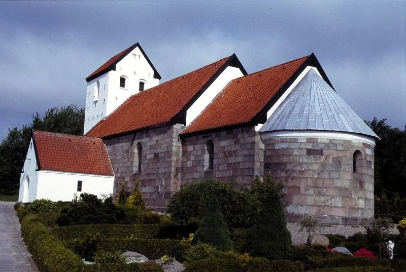Svenstrup Kirke (Aalborg Kommune) i Danmark. Svenstrup kirke