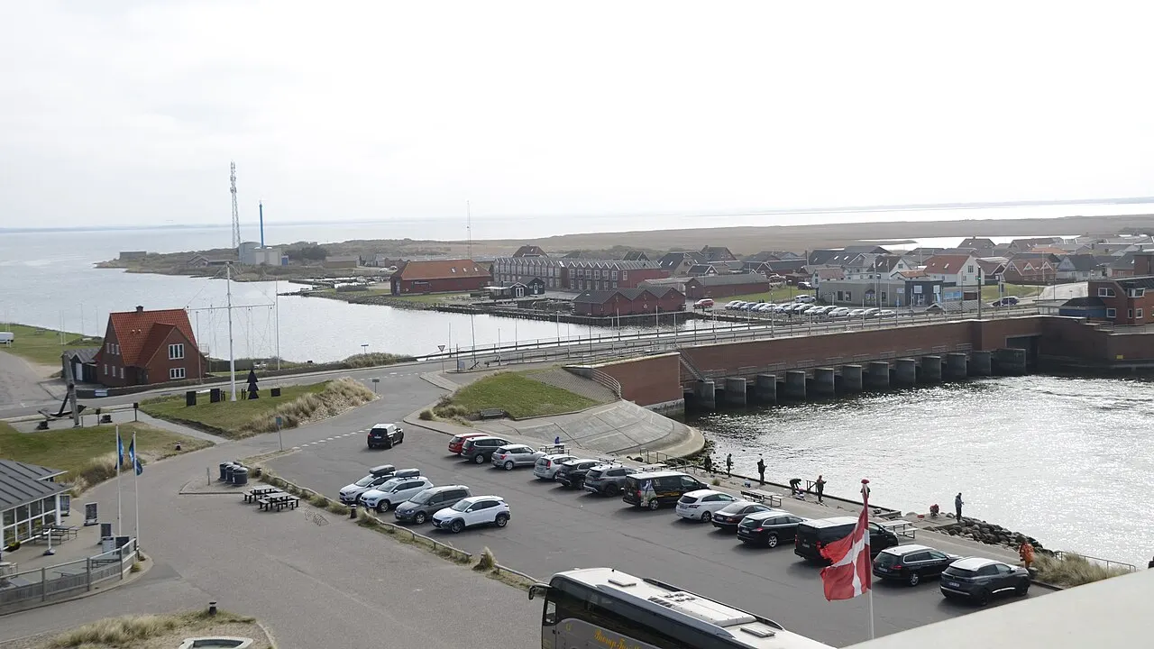Udsigt over Thorsminde fra Strandingsmuseets tårn