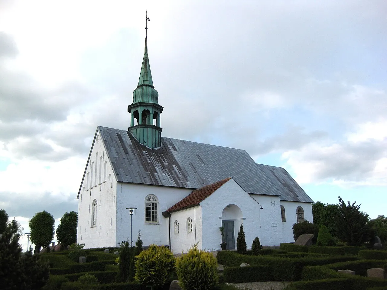 Viuf Kirke beliggende nord for Kolding i Sydjylland.
